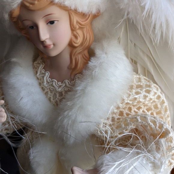 Angel Home Decor & Tree Topper - Picture 4 of 10